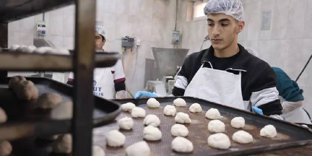 Okul değil sanki fabrika! Arı gibi çalışıyor hep üretiyorlar: Yıllık cirosu 19 milyon TL’yi buldu 1